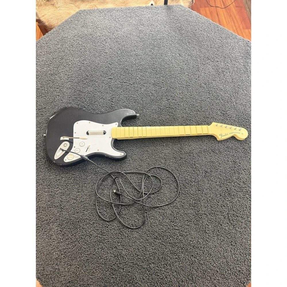 Harmonix Rock Band Xbox 360 Fender Stratocaster Wired Guitar 822152 untested